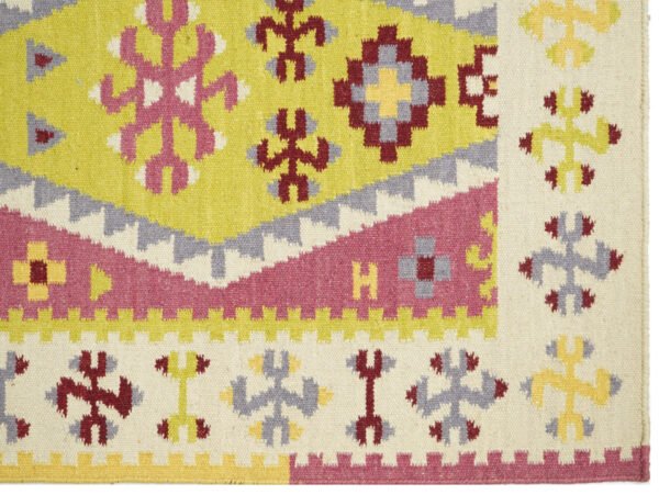 Hand Woven Woolen Rug