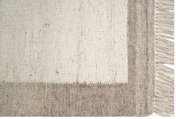 HAND WOVEN WOOLEN RUG